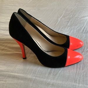 🎉HP🎉 Isola suede heels, black with orange patent details, sz 10